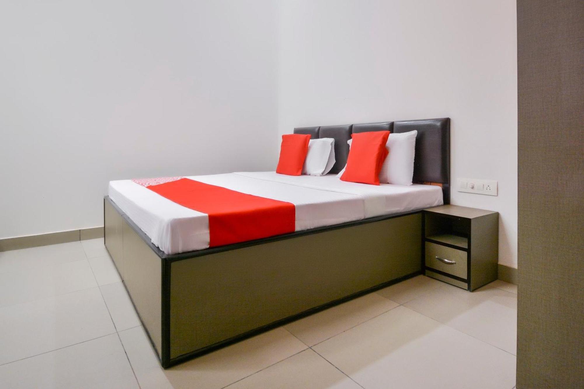 Hotel O White Solitaire Ludhiana Ngoại thất bức ảnh