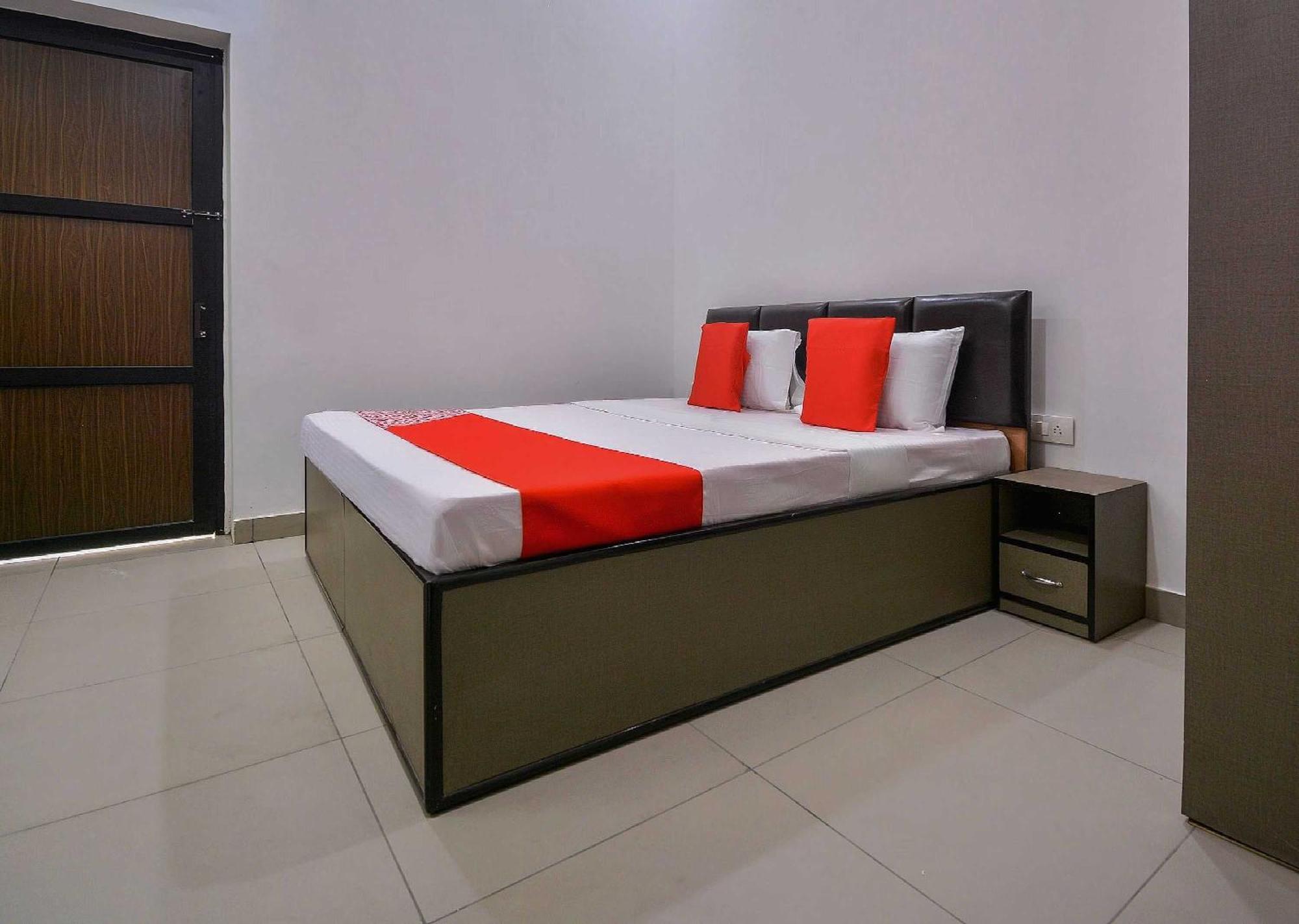Hotel O White Solitaire Ludhiana Ngoại thất bức ảnh