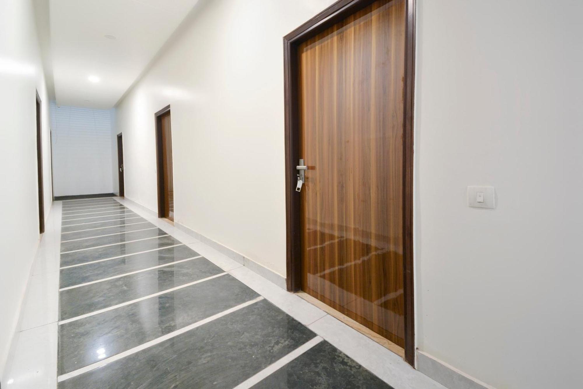 Hotel O White Solitaire Ludhiana Ngoại thất bức ảnh