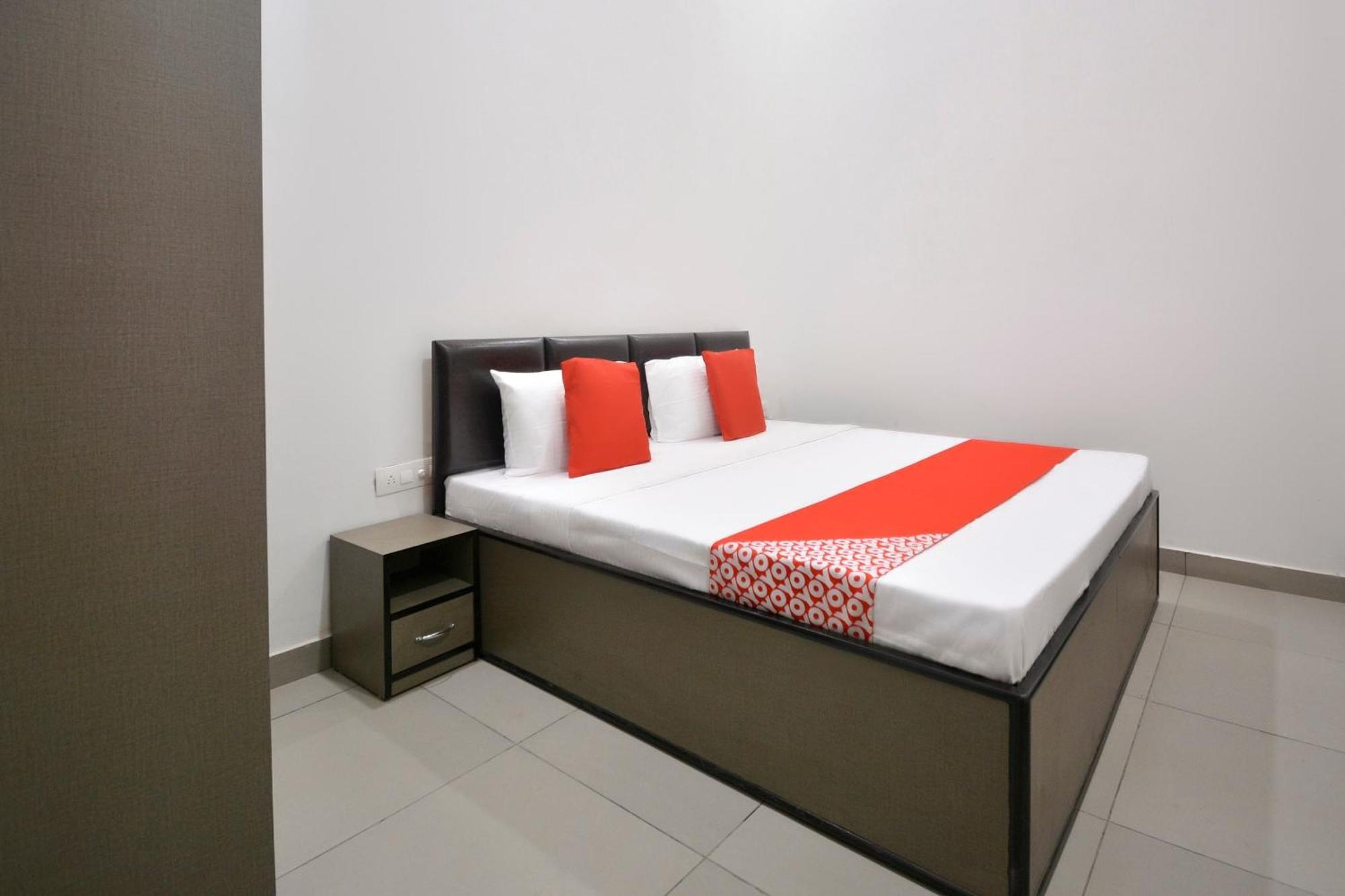 Hotel O White Solitaire Ludhiana Ngoại thất bức ảnh