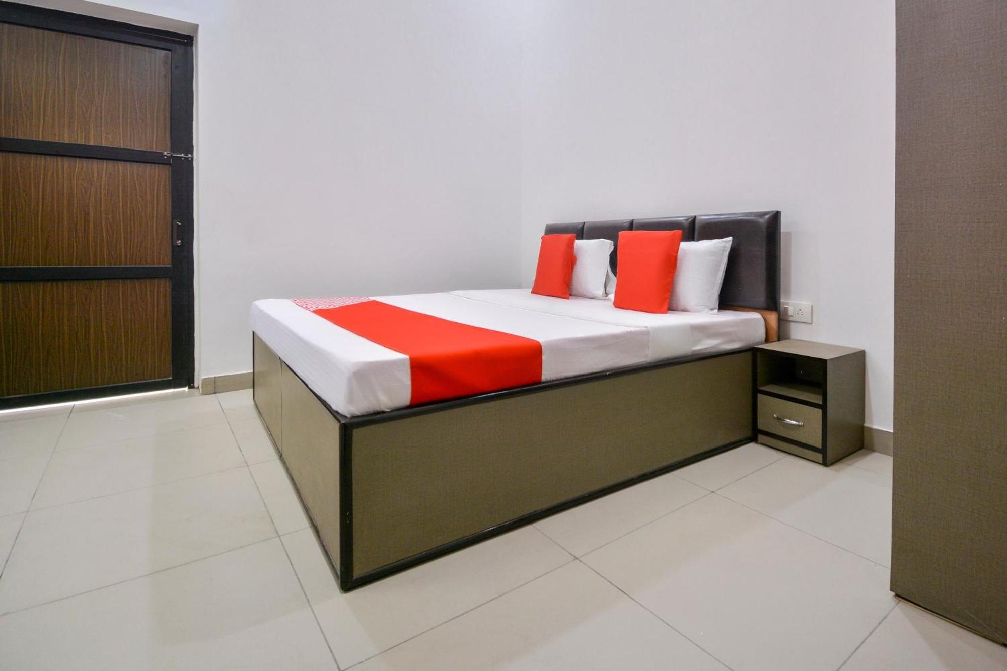 Hotel O White Solitaire Ludhiana Ngoại thất bức ảnh